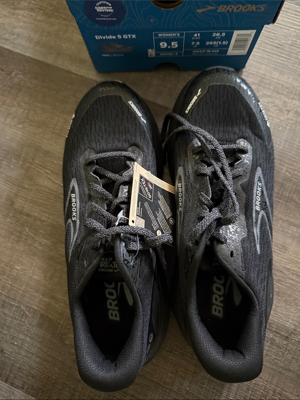 NIB. Brooks Black women’s Divide 5 GTX Running Shoes